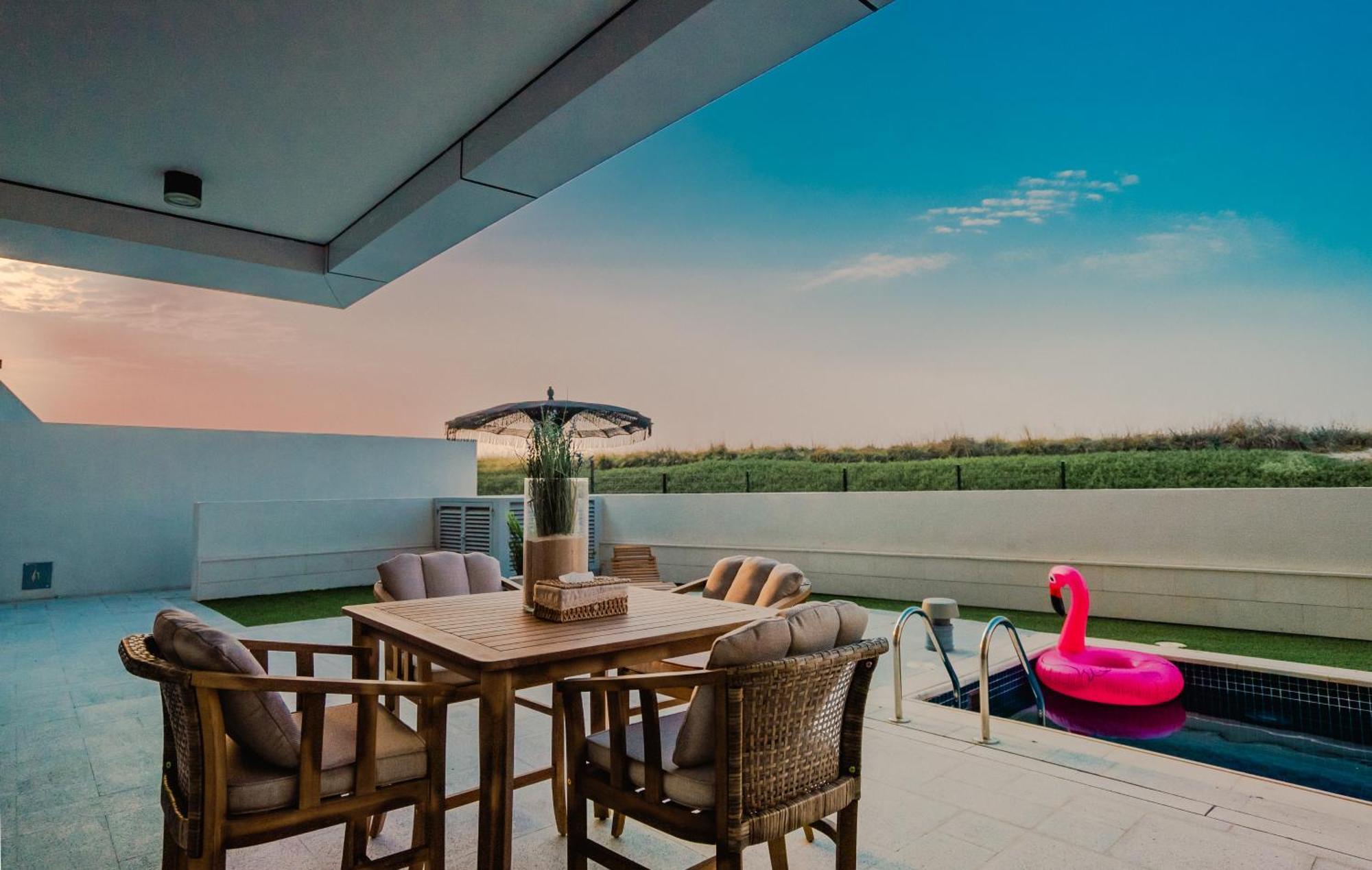 Private Pool & At Your Doorstep * Abu Dhabi