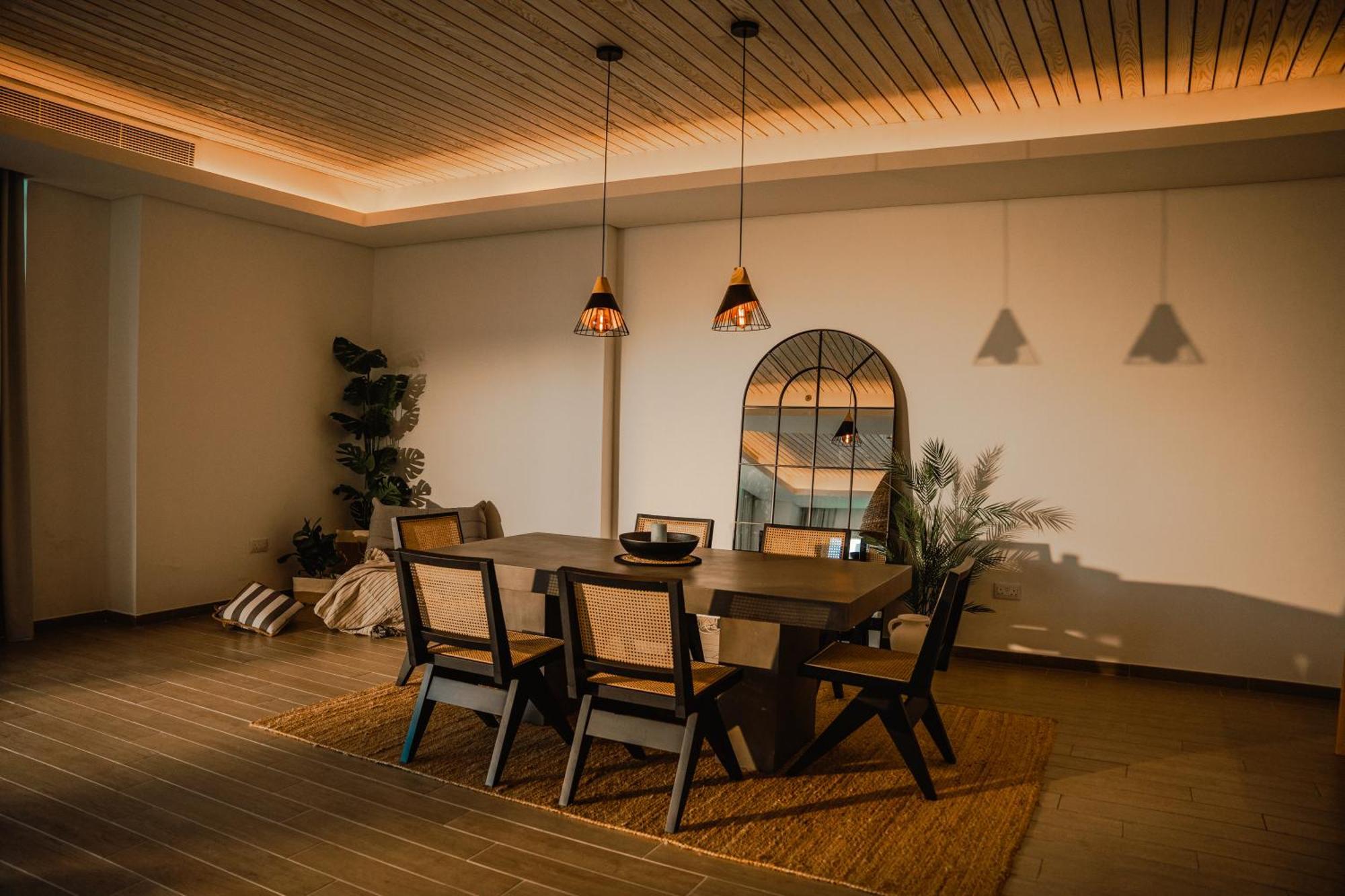 Apartment Private Pool & At Your Doorstep